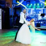 wesele pierwszy taniec i piękna para młoda na zdjęciu